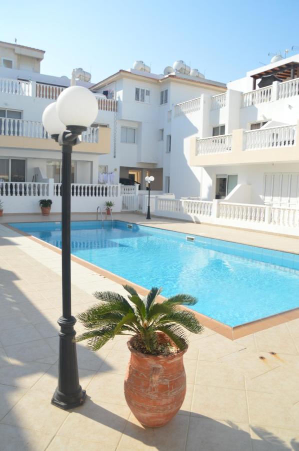 Kapparis Penthouse Apartment Paralimni Exterior foto